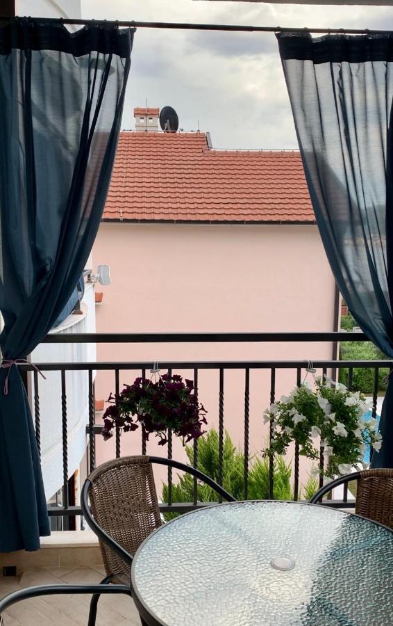 Lastochka.Mne Apartments Baošići Dış mekan fotoğraf